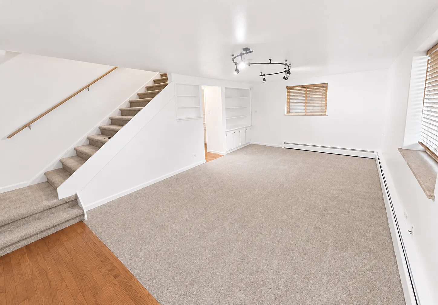 2 bed, 1.5 bath, 1100 sqft, $1,995 — Photo 3