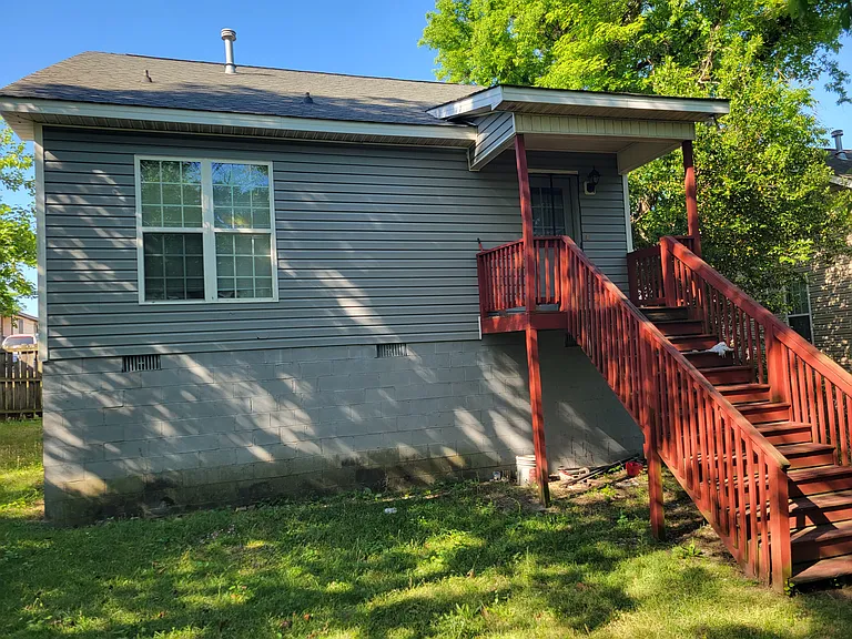 833 Elizabeth St — Photo 7