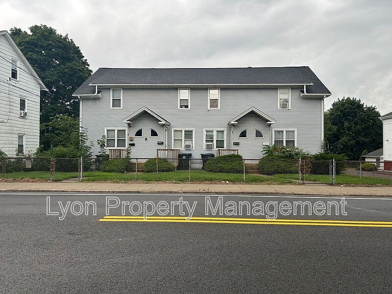 1st image of 1621 Main St Unit 4