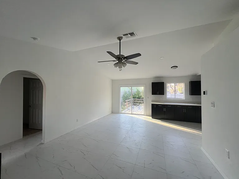 26825 Saint Thomas Dr — Photo 9