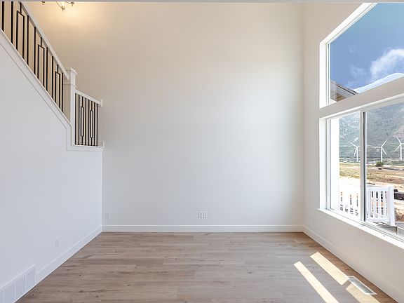 4th image of 5228 S Acacia Dr #808