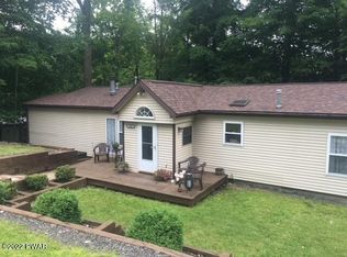 106 Teak Dr, Greentown, PA 18426