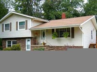 9001 Murray Rd, Valley View, OH 44125