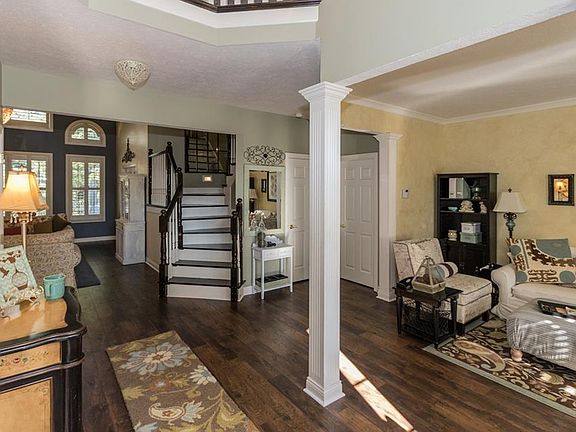 4th image of 112 Oak Hill Dr