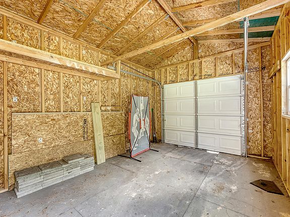3rd image of 122 Balsam Cir
