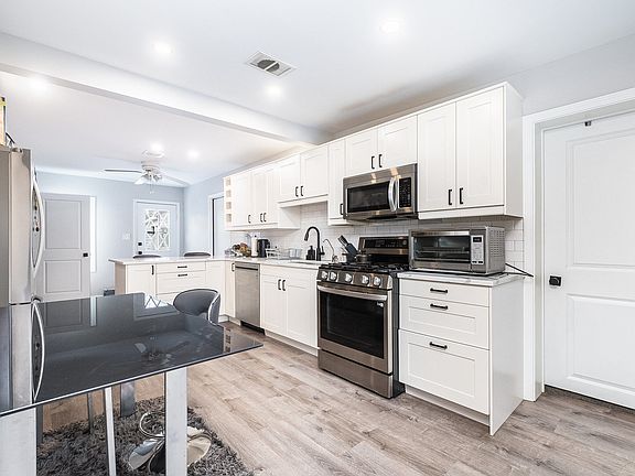 4th image of 5704 W 89th Pl