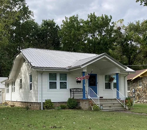 1404 S Pine St Photo 1