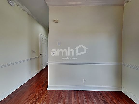 4th image of 312 Madrid Dr