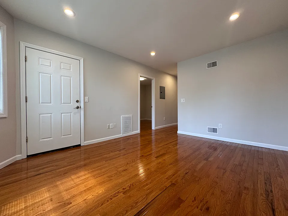 199 Maple Ave #1