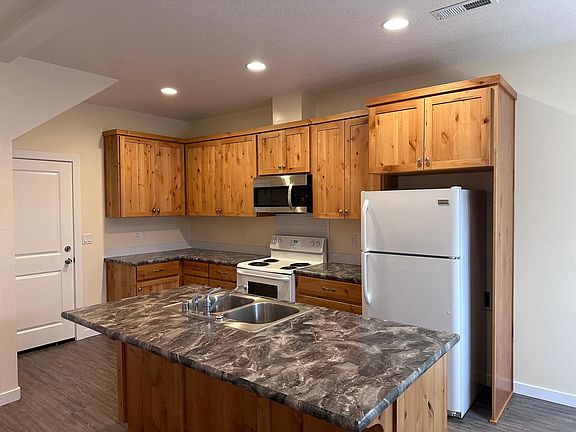 2nd image of 1115 NE 10th St #1115