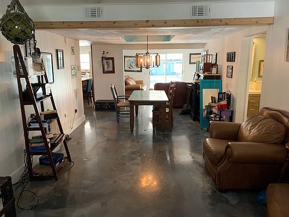 4th image of 10948 51st Ave N