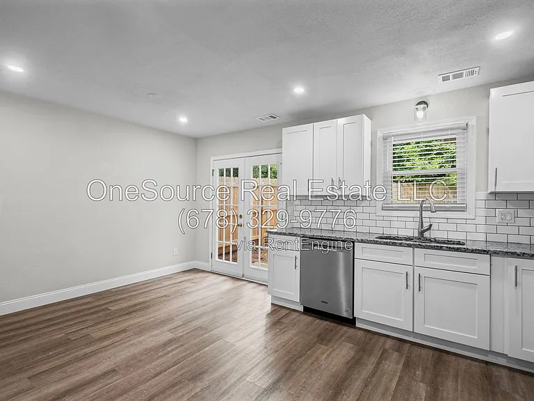 1340 N Hampton Rd #1 — Photo 14
