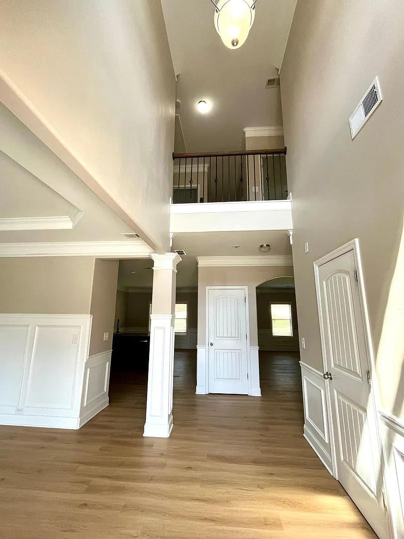 Don't miss this Gorgeous 4 BR Home in the heart of Simpsonville! Fenced Backyard with Lawn Mainte... — Photo 4