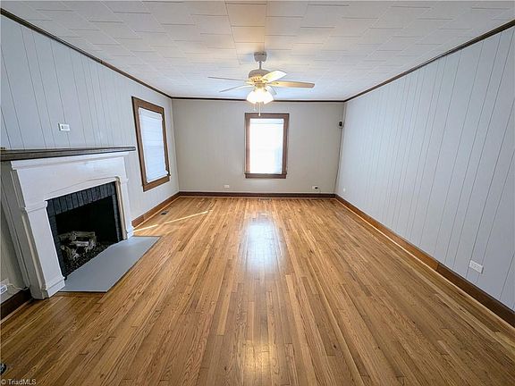3rd image of 61 Haywood St