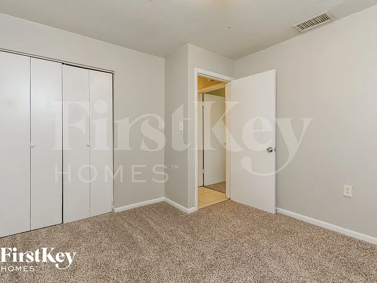 431 Gilman Cir — Photo 11