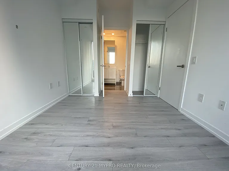77 Shuter St #2313 — Photo 8