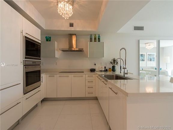 2nd image of 250 Sunny Isles Blvd #Th-207