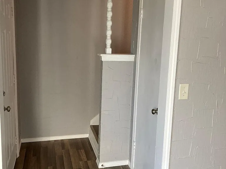 1427 Northglen St — Photo 32