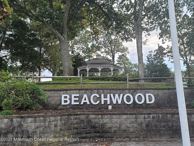 303 Clubhouse Rd — Photo 92