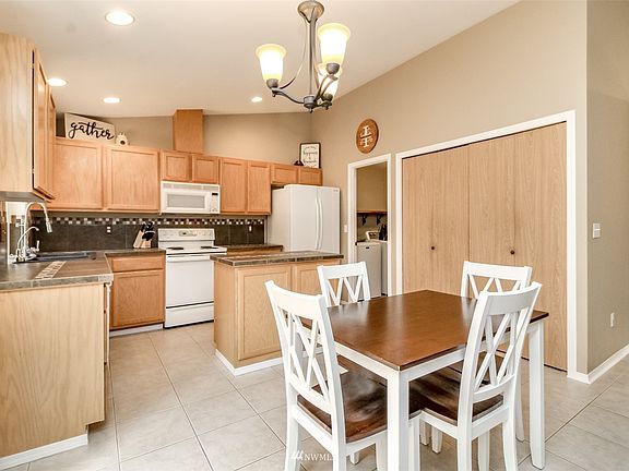 3rd image of 24728 106th Avenue Ct E