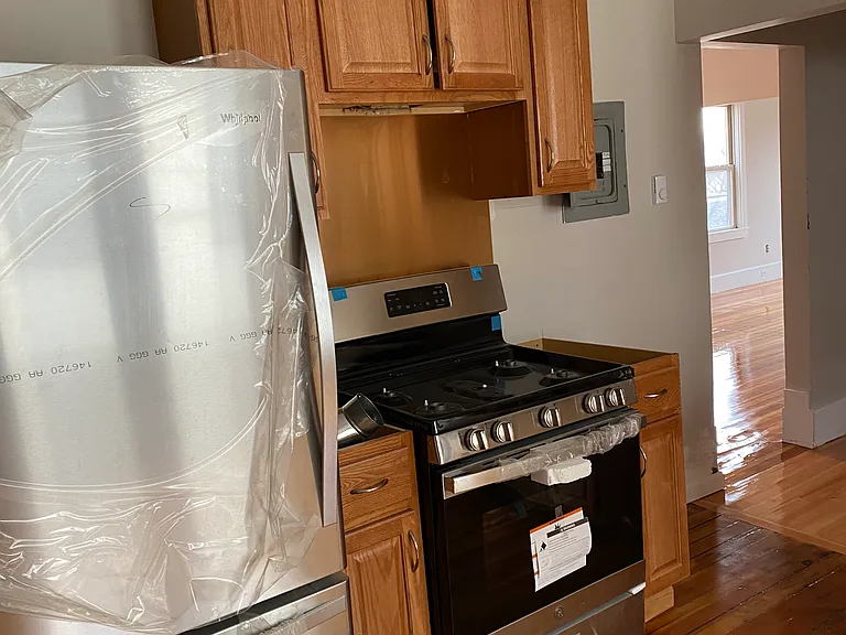 229 Poplar St #3 — Photo 2