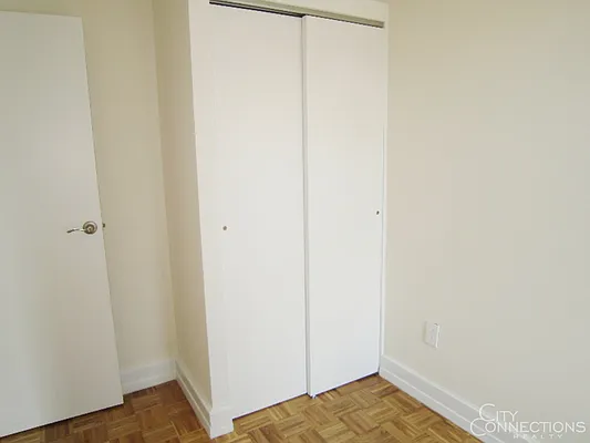 Rented by City Connections Realty | media 8