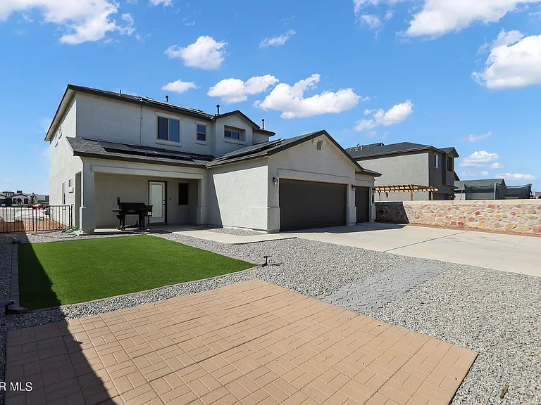 2420 Sammy Cervantes St — Photo 31