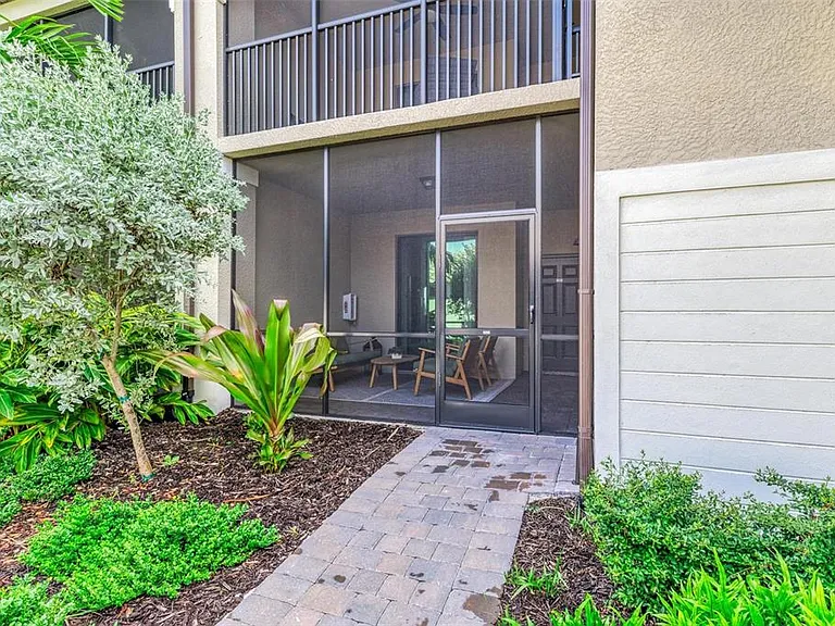 5685 Palmer Cir #105 — Photo 2
