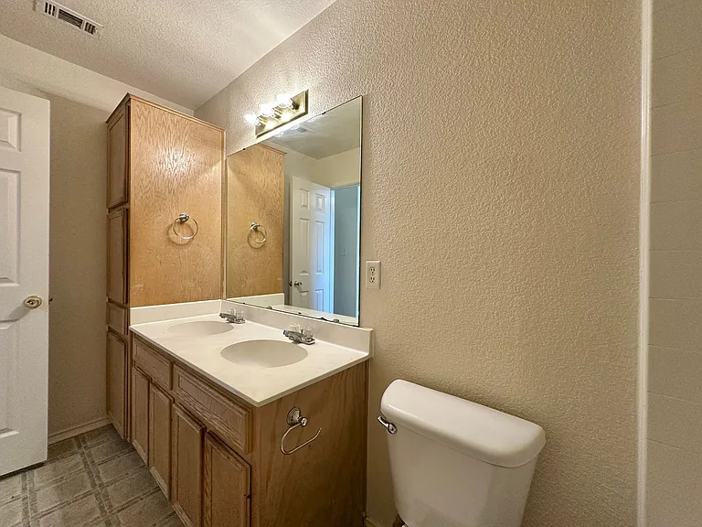 4201 Alleeta Dr — Photo 26