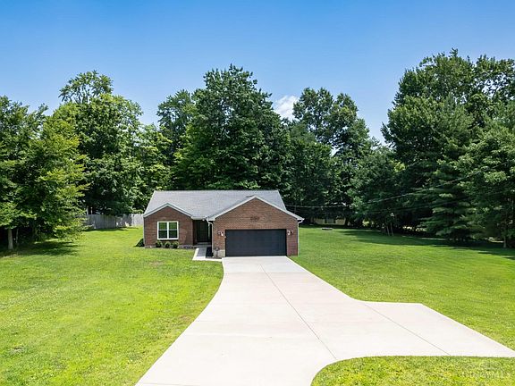 3rd image of 3606 Burnham Woods Dr