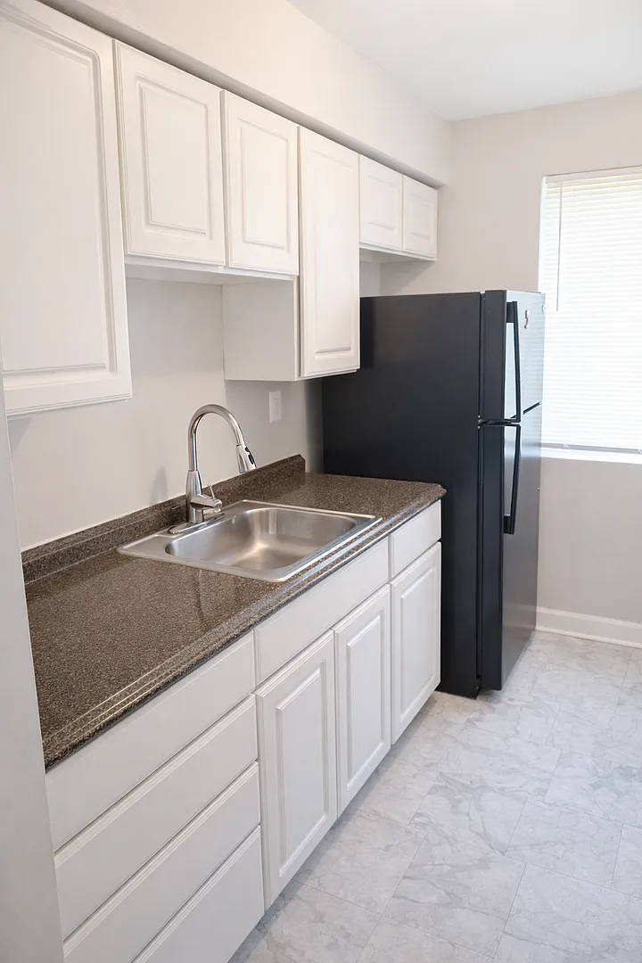 Building Photo - 6 Galveston St SW #303