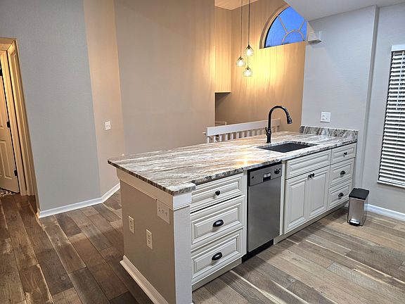 5th image of 4270 Castlebridge Ln Unit 1722