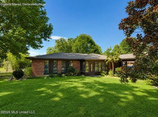 2 Lafayette Pl, Gulfport, MS 39507