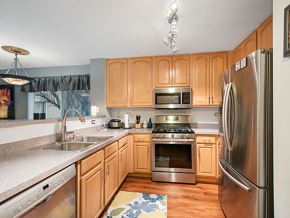 3rd image of 2447 Mayfield Dr