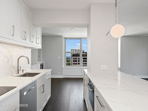 5th image of 1325 N State Pkwy APT 21A