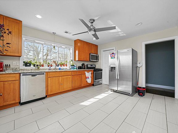 5th image of 6157 S Tripp Ave #2