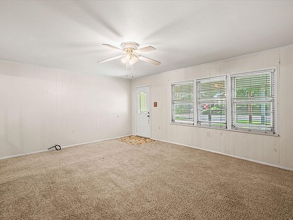 5th image of 706 S Santa Fe St