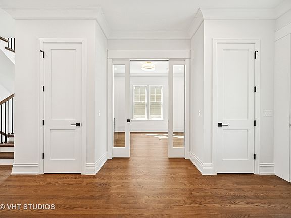 4th image of 822 Park Ave