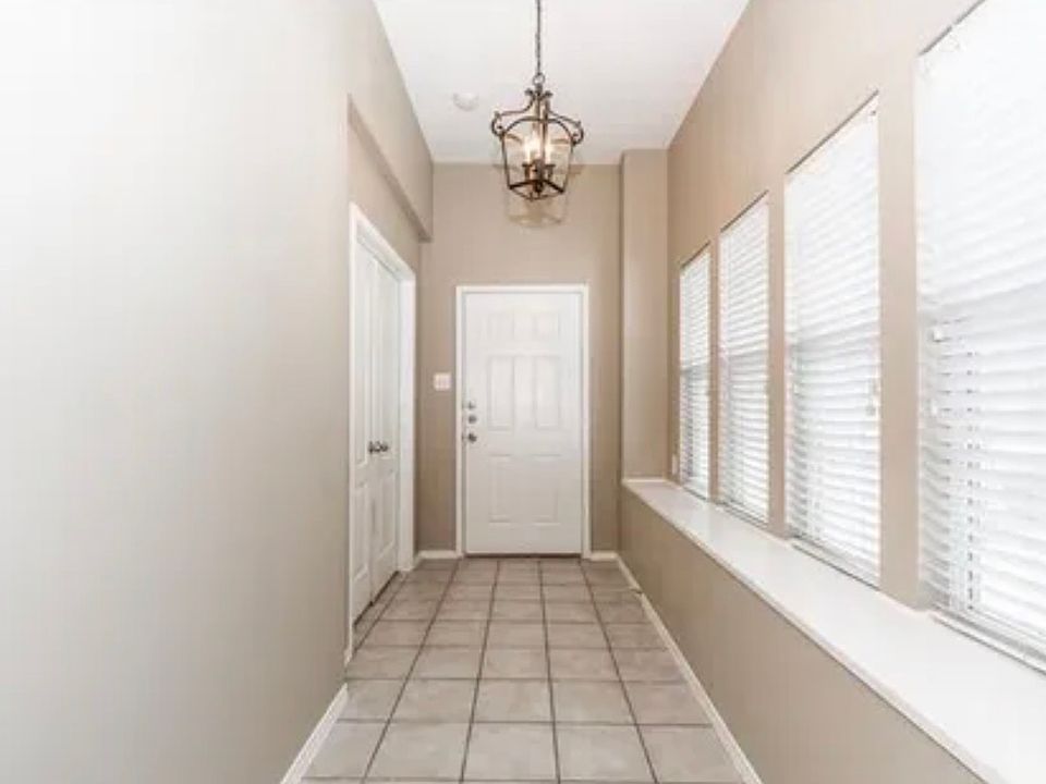 1st image of 1709 Azalea Dr