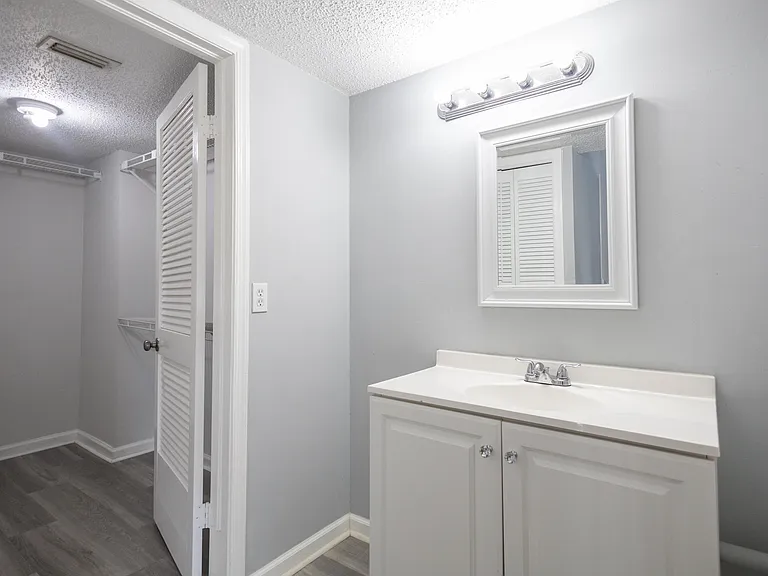 110 Weybridge Cir #A — Photo 8