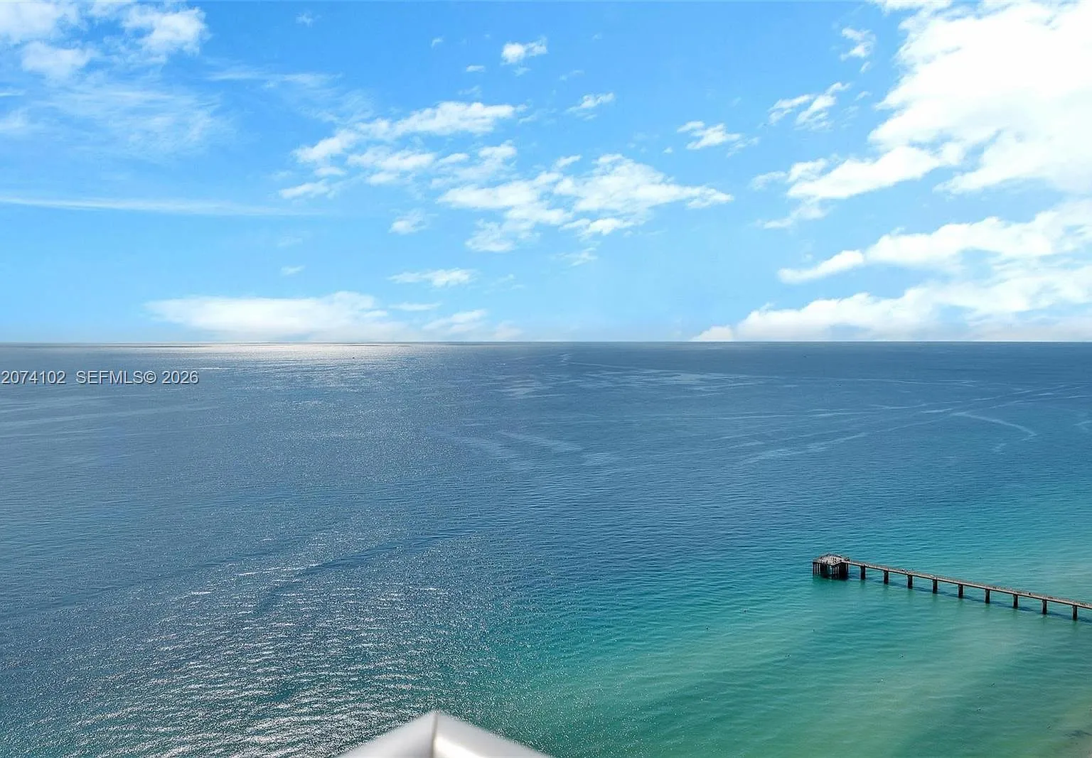 Jade Ocean Condo — Photo 1