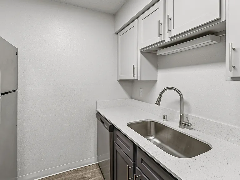 Pinewood Estates — Photo 12