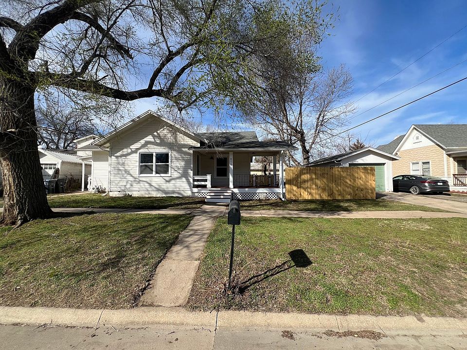 1st image of 816 W Ash Ave