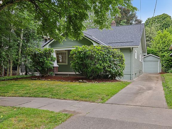 3rd image of 2423 NE 11th Ave
