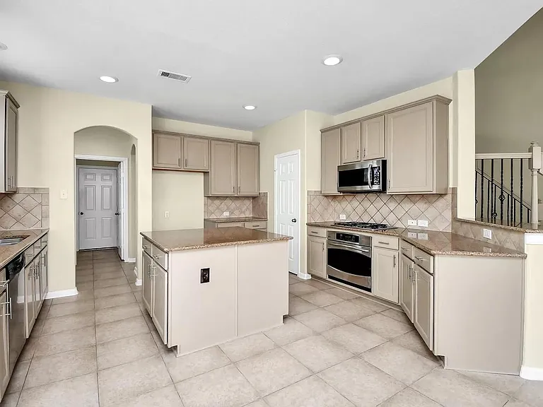6315 Bain Dr — Photo 21