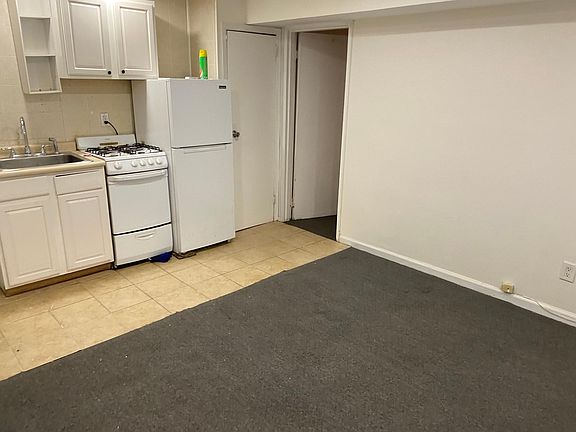 3rd image of 15 Bart Dr #A