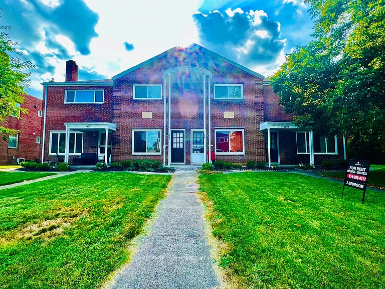 1639 Westwood Ave — Photo 1