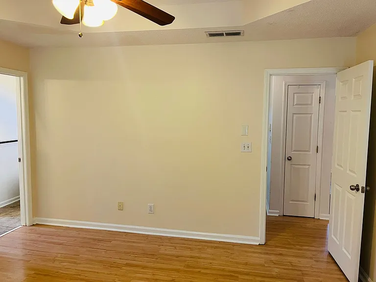145 Riverside Dr — Photo 18