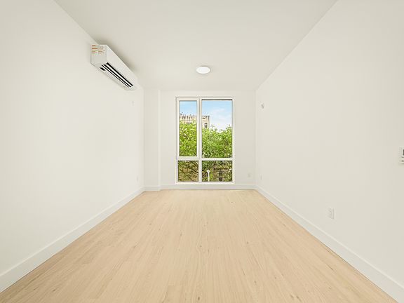 5th image of 733 Lincoln Pl #1206