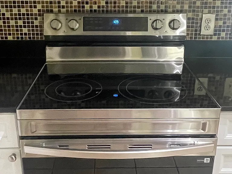 NEW Microware & Oven
